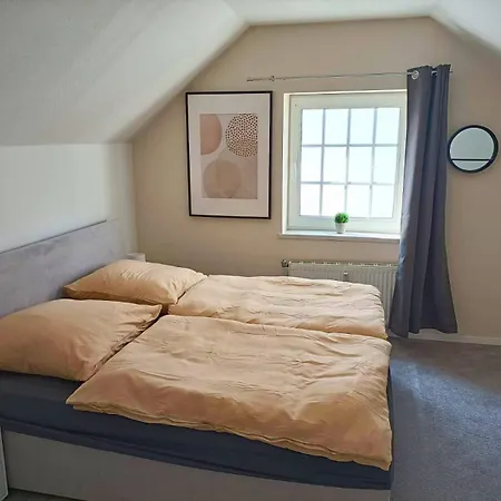 Lofty Maisonette Wohnung, A Lage, 10 Min Zur Messe Fuer Bis Zu 6 Personen *