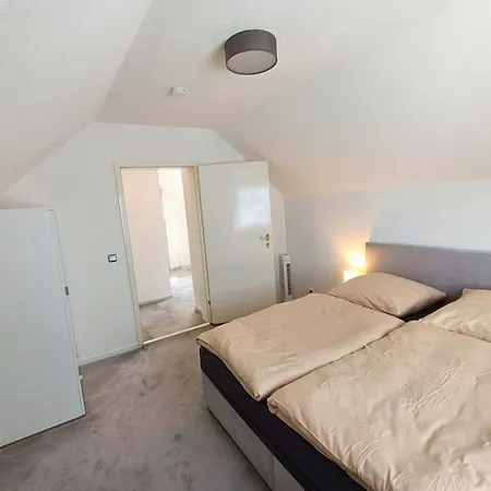 Lofty Maisonette Wohnung, A Lage, 10 Min Zur Messe Fuer Bis Zu 6 Personen