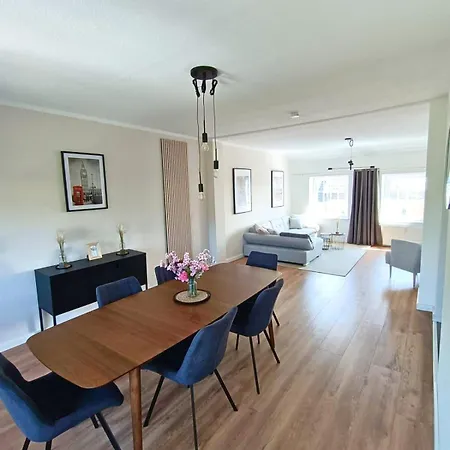 Lofty Maisonette Wohnung, A Lage, 10 Min Zur Messe Fuer Bis Zu 6 Personen Apartment