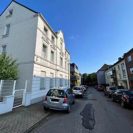 Lofty Maisonette Wohnung, A Lage, 10 Min Zur Messe Fuer Bis Zu 6 Personen