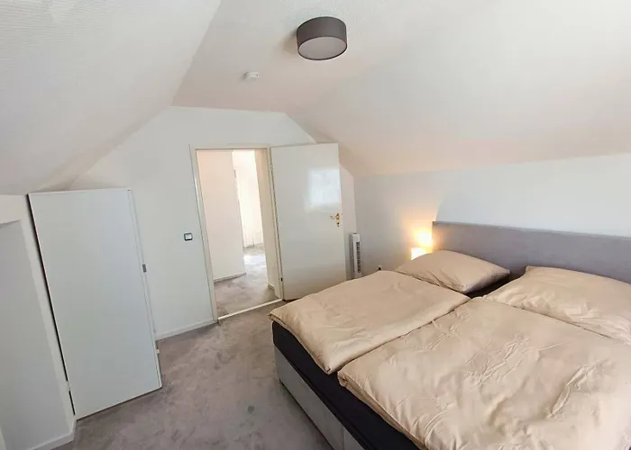 Lofty Maisonette Wohnung, A Lage, 10 Min Zur Messe Fuer Bis Zu 6 Personen