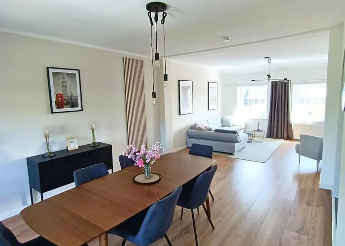 Lofty Maisonette Wohnung, A Lage, 10 Min Zur Messe Fuer Bis Zu 6 Personen Daire